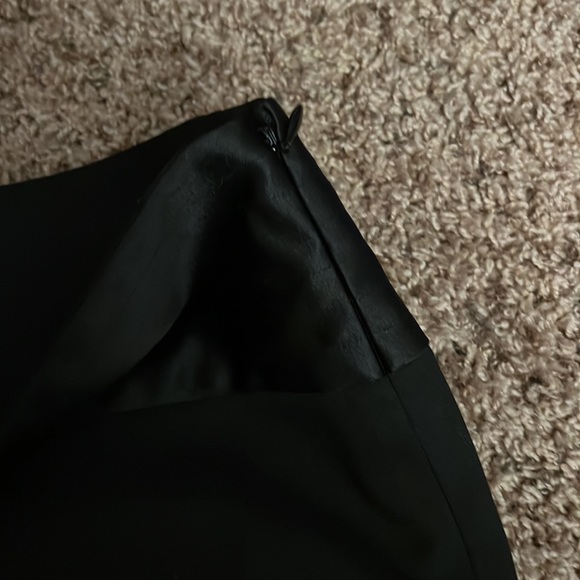 Theory tuxedo skirt size 2 - Picture 5 of 8